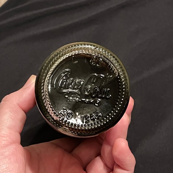 Vintage Coca Cola Bottle With Original Coke still sealed inside - Picture 5 of 6